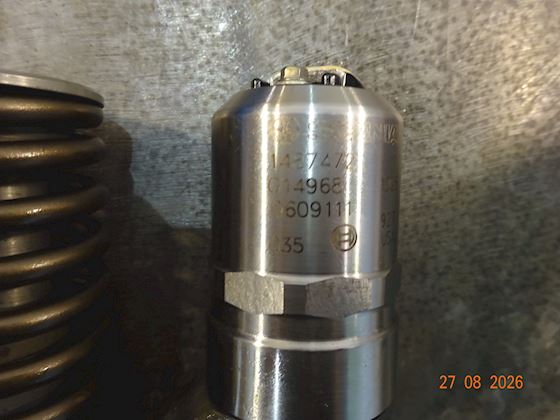 Scania Bosh Diesel Unit Injector #3