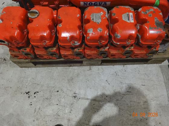 Scania Cylinder Heads with Rocker Arm/Valve Covers #2
