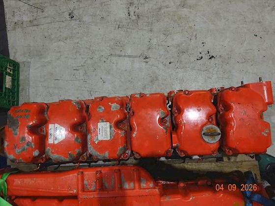 Scania Cylinder Heads with Rocker Arm/Valve Covers #3