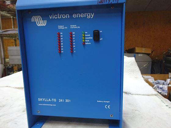 Victron SKYLLA-TG 24/30 #1