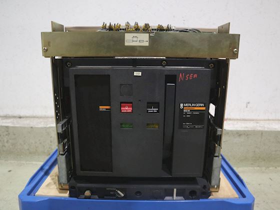 Merlin Gerin Masterpact M12 N1 #1