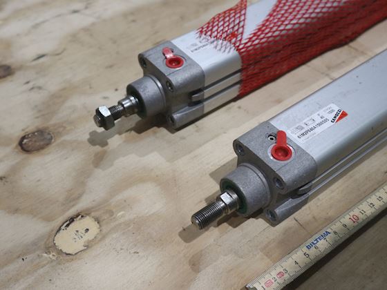 Camozzi Pneumatic cylinder ø40, stroke 1500 #2